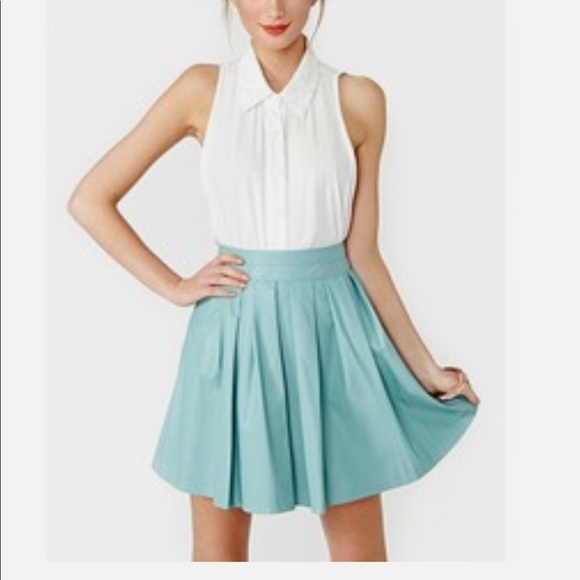 Nikki's Pleated Vegan Skirt - Picture 3 of 4